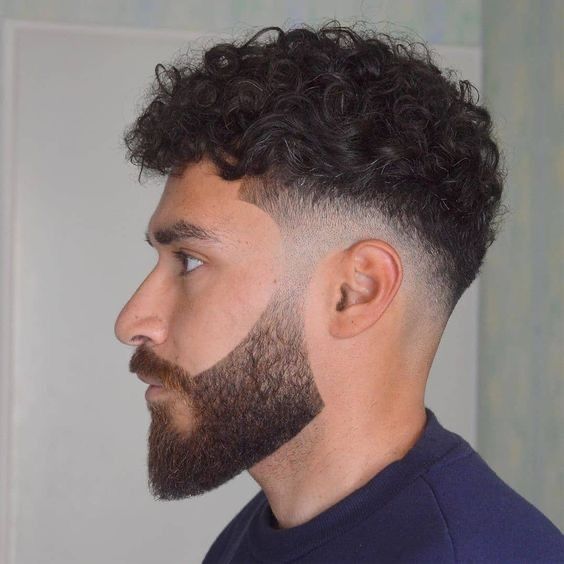 Low Fade em Cabelo Cacheado