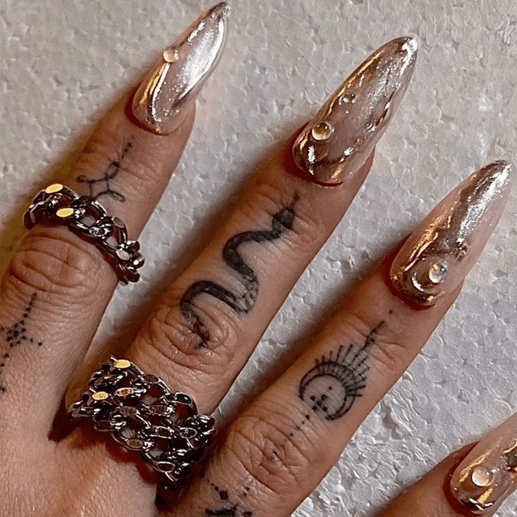 Oyster Shell Nails 